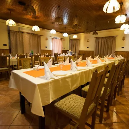 Szélkakas és étterem Bed and breakfast Bátonyterenye