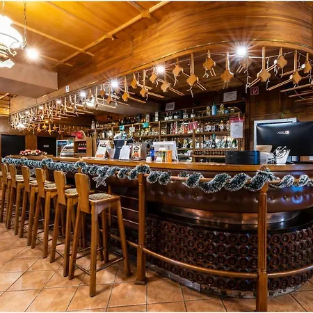 Szelkakas Fogado Es Etterem 住宿加早餐酒店 *