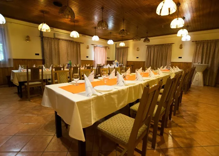 Szélkakas és étterem Couette-café Bátonyterenye